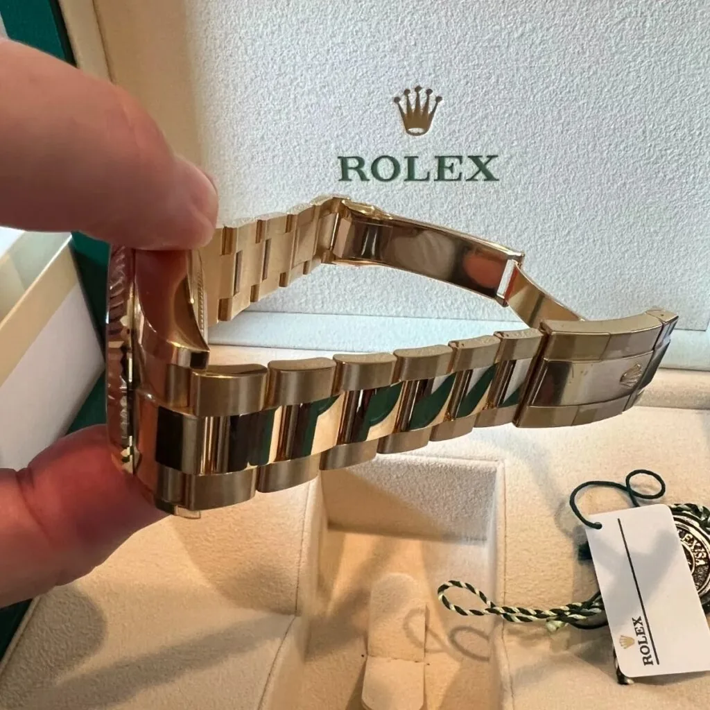 RLX Sky-Dweller 42mm 336938-0001/0004 Yellow Gold Champagne Dial Jubilee