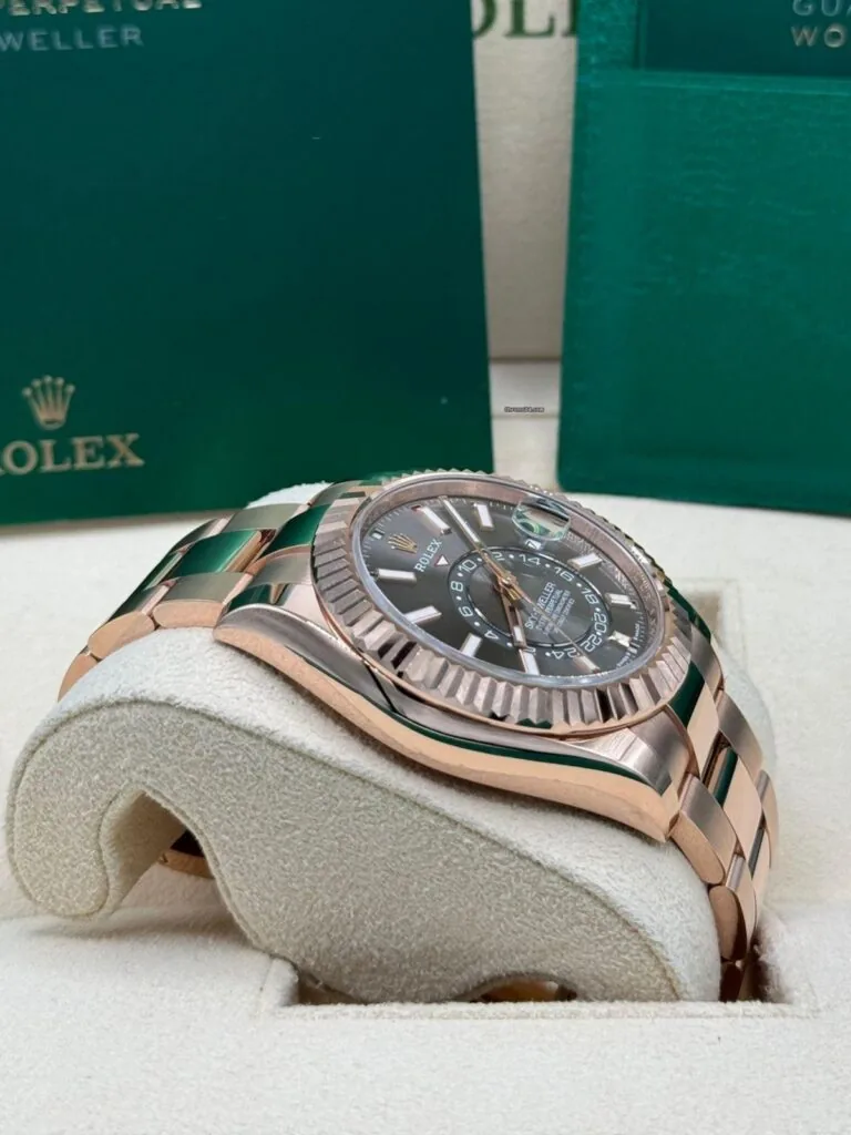 RLX Sky-Dweller 42mm 336935-0004/0008 Rose Gold Rhodium Dial Oyster