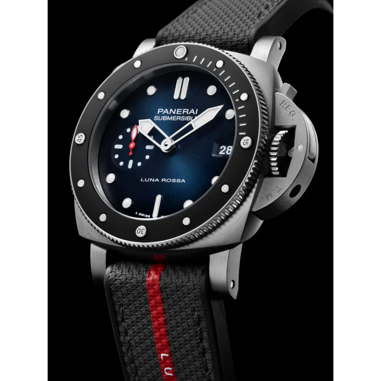 【7A Quality】Panerai Submersible Luna Rossa 42mm PAM01565