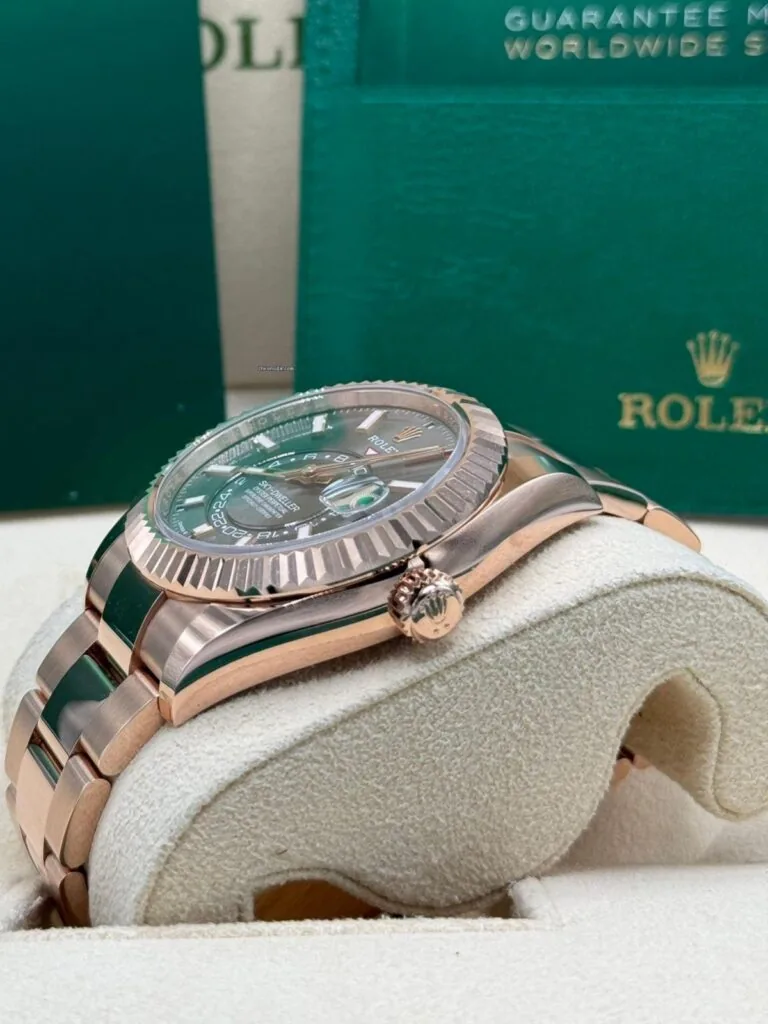 RLX Sky-Dweller 42mm 336935-0004/0008 Rose Gold Rhodium Dial Oyster