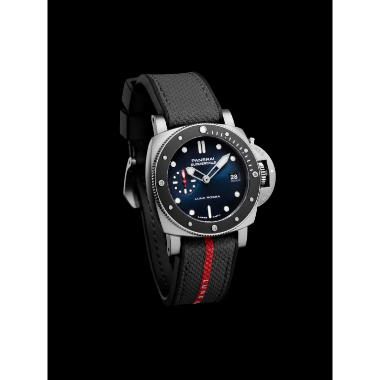 【7A Quality】Panerai Submersible Luna Rossa 42mm PAM01565
