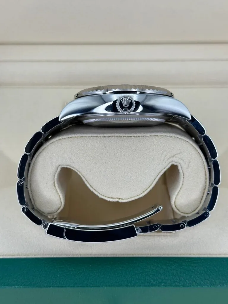 RLX Sky-Dweller 42mm 336934-0007/0008 Stainless Steel Black Dial Oyster