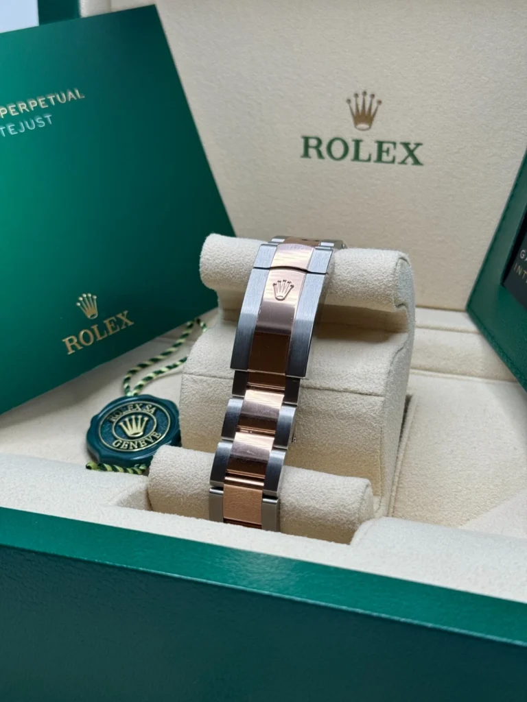 RLX Datejust 41mm 126331 Silver Fluted Motif Dial Two Tone Stainless Steel & 18K Rose Gold Jubilee Bracelet Men's Watch