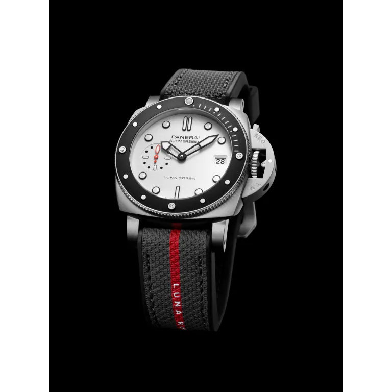 【7A Quality】Panerai Submersible Luna Rossa 42mm PAM01579
