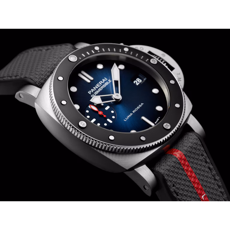 【7A Quality】Panerai Submersible Luna Rossa 42mm PAM01565